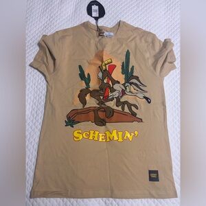 Schemin looney tunes T shirt. Large, NWT